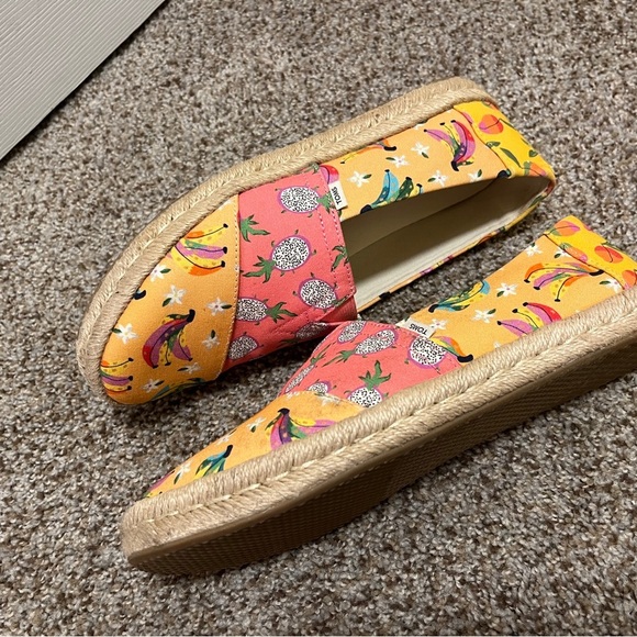 Toms Pink and Orange Espadrilles Vibrant Floral Slip-On - Picture 4 of 8